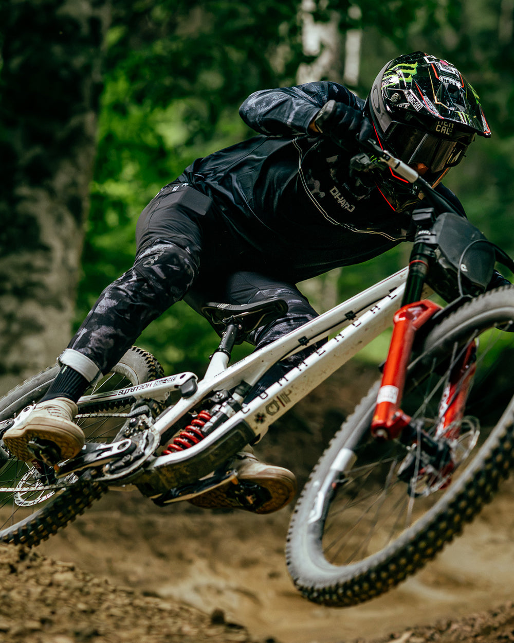 DHaRCO Gravity Pants Amaury Pierron