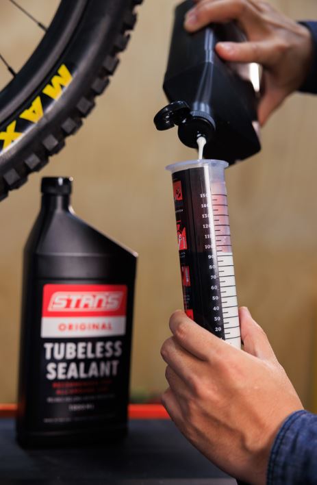 Stan's No Tubes Sealant Injector